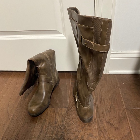 Women’s size 9.5 boots - Picture 3 of 6